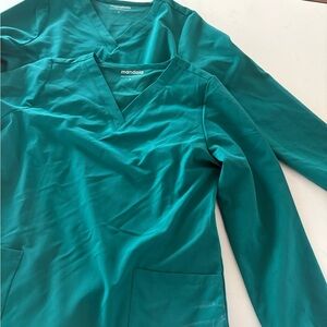 Mandala Long Sleeve One Pocket Hunter Green Scrub Tops
